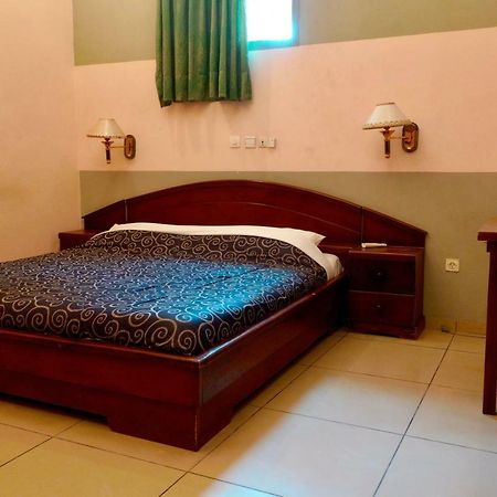 Petit Motel Beijing Abidjan Luaran gambar