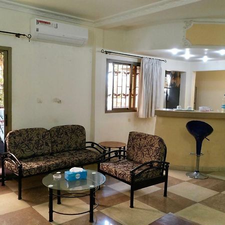 Petit Motel Beijing Abidjan Luaran gambar