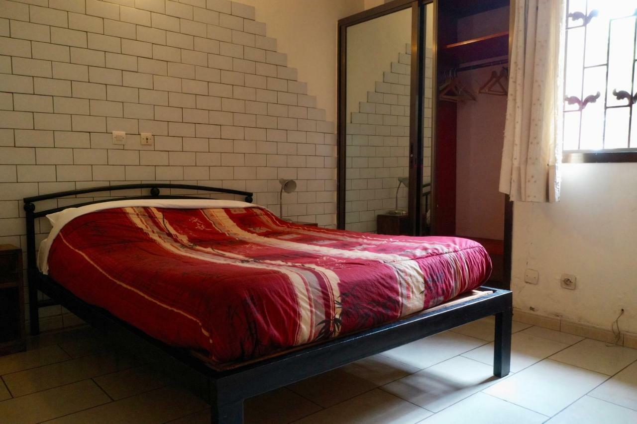 Petit Motel Beijing Abidjan Luaran gambar